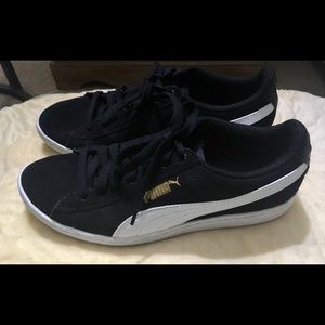Like New Puma women’s sneakers